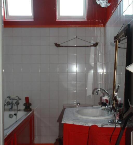 غرفة قياسية مع حمام خارجي, La Maison Bleue