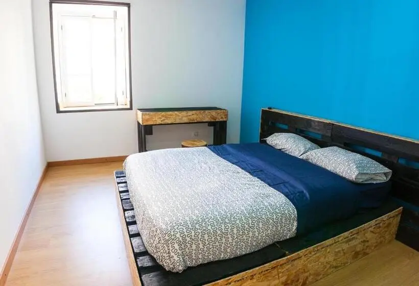 デラックスルーム, The Pallet   Guest House
