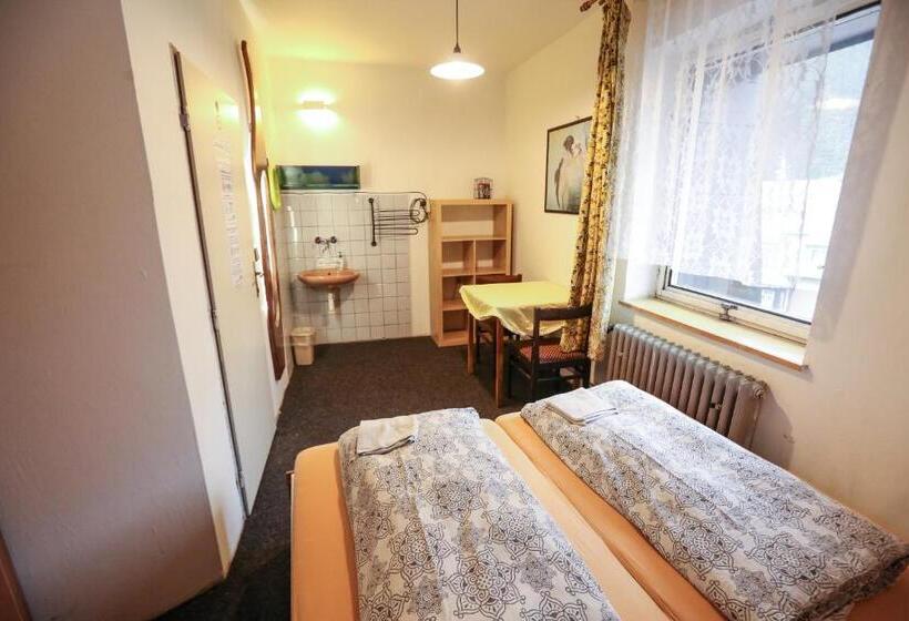 Номер Стандарт Совместная Ванная, Hostel Klondike