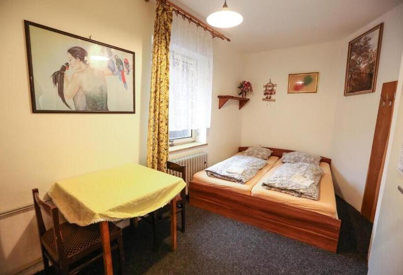 Номер Стандарт Совместная Ванная, Hostel Klondike
