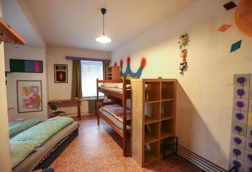 اتاق استاندارد چهارنفره با سرویس بهداشتی مشترک, Hostel Klondike