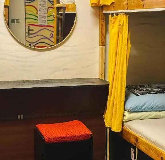 تختخواب در اتاق مشترک, Hostel Klondike