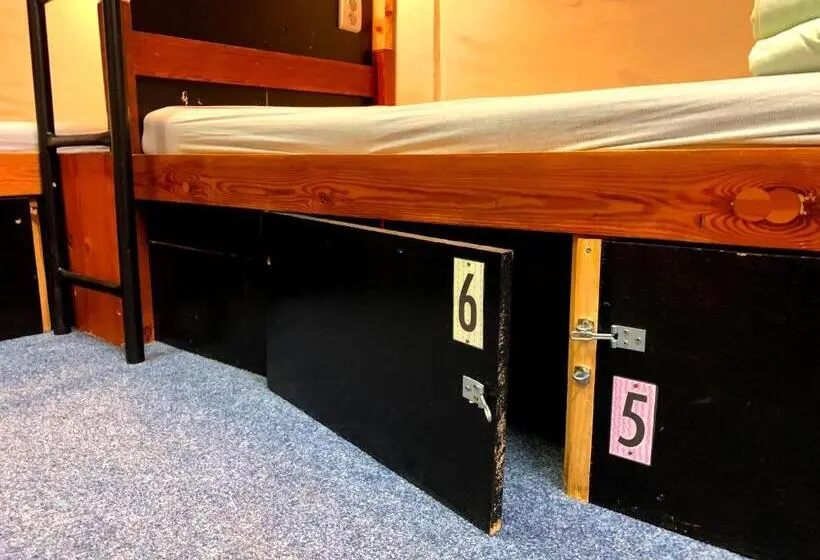 تختخواب در اتاق مشترک, Hostel Klondike