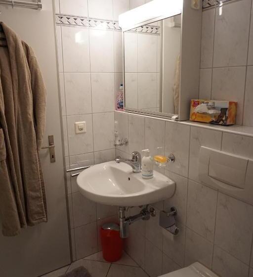 장애인을 위한 스탠다드 룸, Happiness