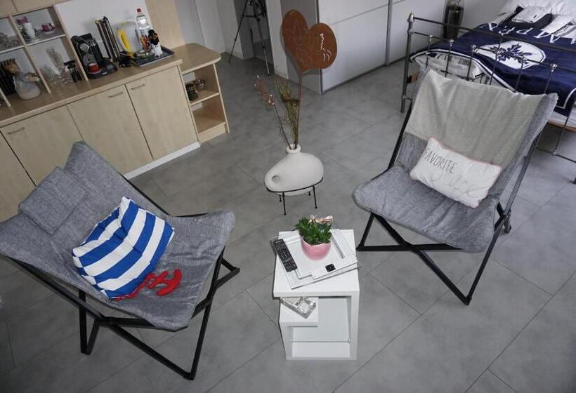 Apartamento 1 Dormitório, Happiness