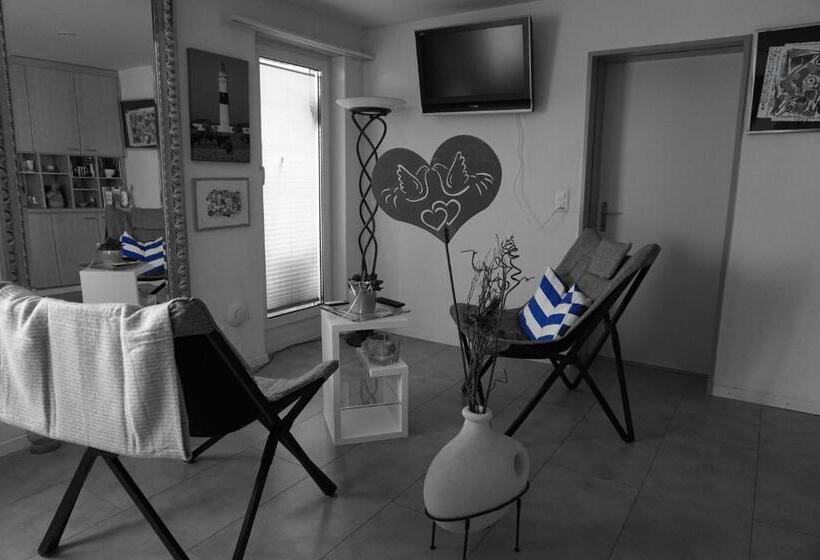 침실 1개 아파트, Happiness