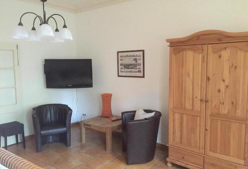 سوییت لوکس, Rathaus Pension 1685