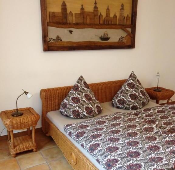 سوییت لوکس, Rathaus Pension 1685