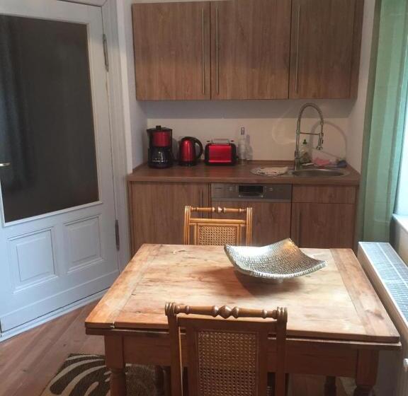 آپارتمان 2 خوابه, Rathaus Pension 1685