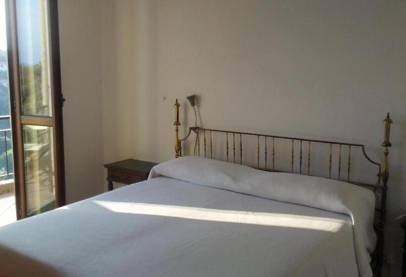 غرفة قياسية مزوَّدة بشُرفة, Il Capriolo