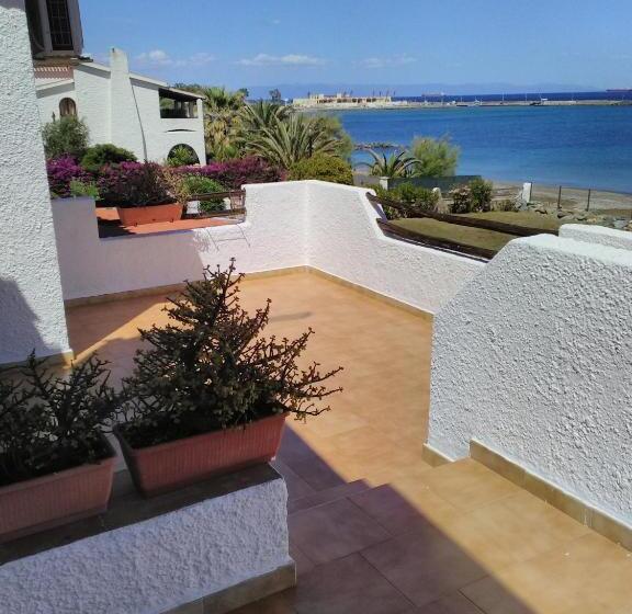 חדר סטנדרט נוף לים עם מרפסת, Villa Adelina