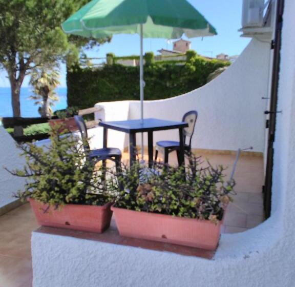 חדר סטנדרט נוף לים עם מרפסת, Villa Adelina