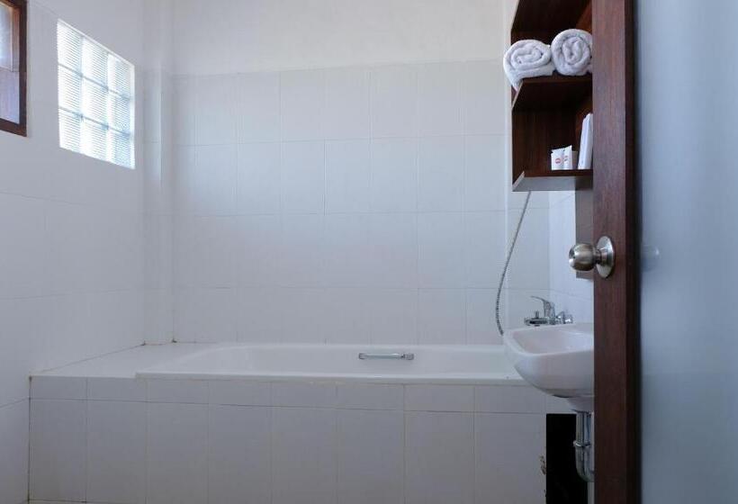 Номер Deluxe, Friends Beach