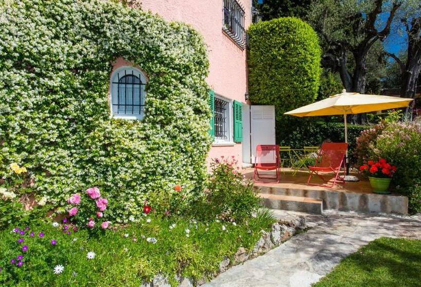 プールビュースタンダードルーム, Mas Du Roc Bed & Breakfast