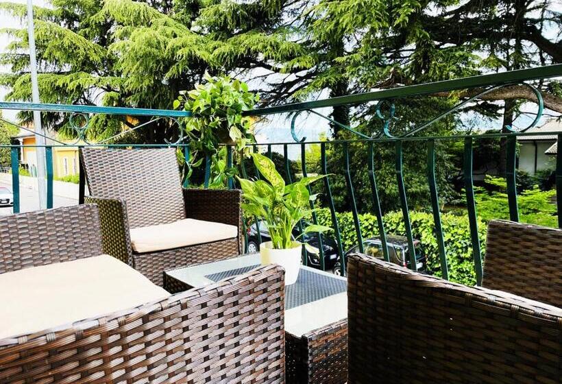 Четырехместный Номер Стандарт с Балконом, South Garda Suites