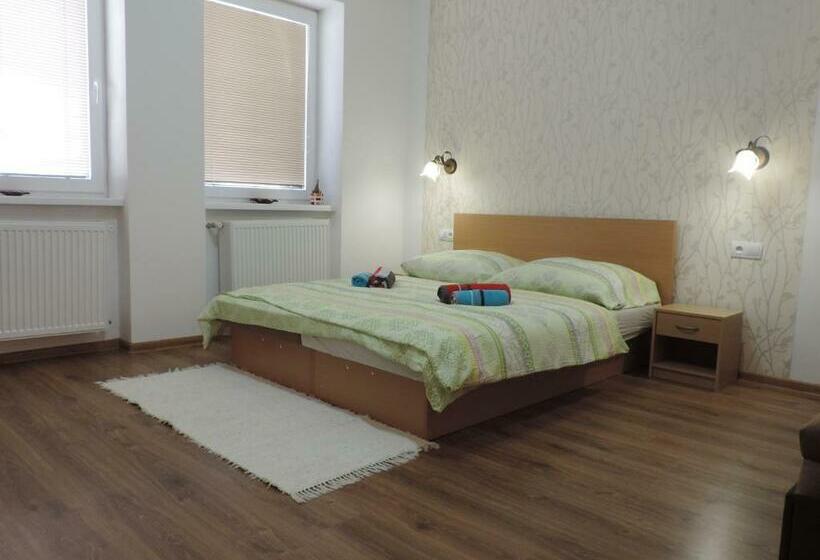 غرفة أساسية ثلاثية, Vila Mária Rapovce