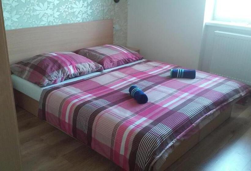 غرفة أساسية ثلاثية, Vila Mária Rapovce