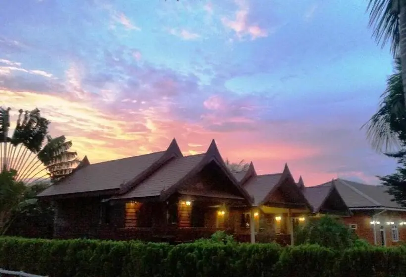 デラックスバンガロー, Pongsin Resort