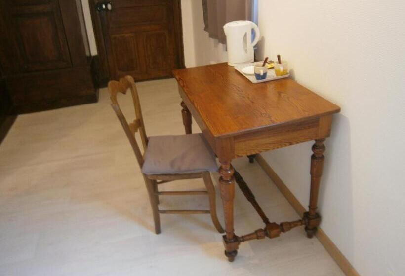 غرفة قياسية, Les Charmilles