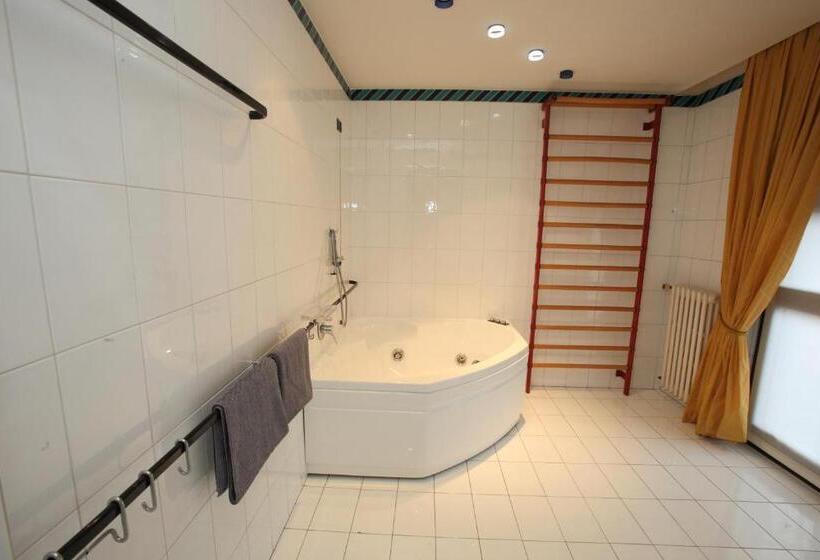 סוויטת ג'וניור נוף לגינה, Il Castello B&b