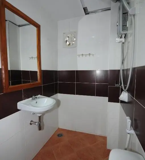 Quarto Basic, Phoonsab Hostel