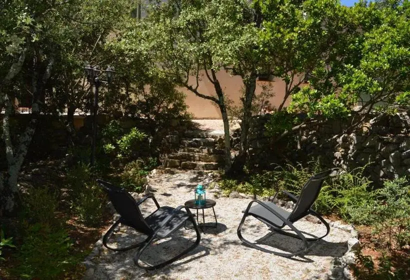 ガーデンビュースタンダードルーム, Villa Asunda B&b Spa & Sauna, Chambres D Hôtes