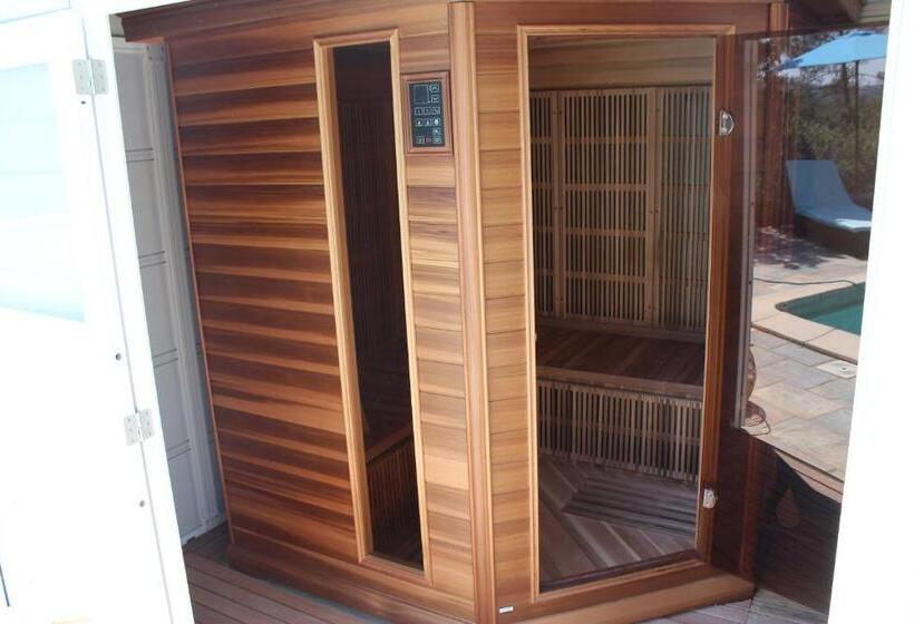 Номер Стандарт Вид на Бассейн, Villa Asunda B&b Spa & Sauna, Chambres D Hôtes