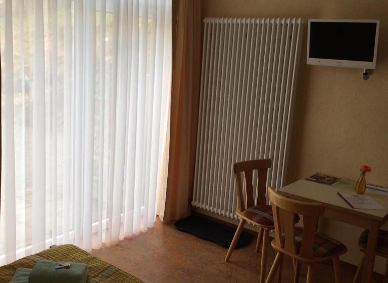 חדר סטנדרט לשלושה עם טרסה, Pension Hönel Hof Bad Schandau