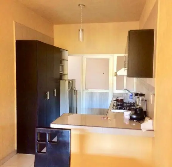استودیوی استاندارد, Andressa Mia Apartments