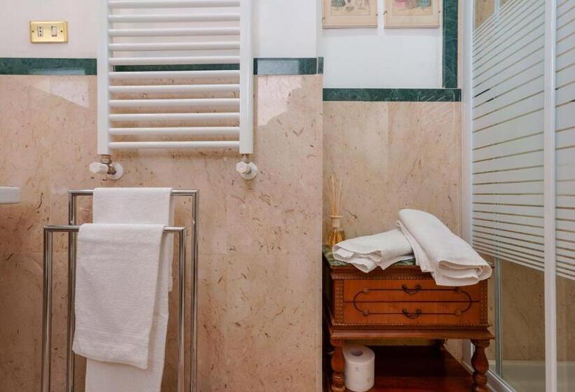 חדר סופריור, Ai Marinai