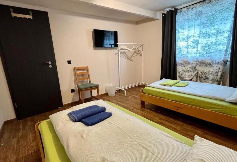 2间卧室的房子, Franky House Am Nürburgring