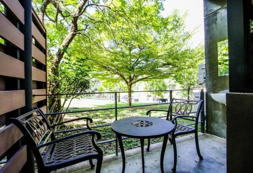 スタンダードトリプルルーム, Rain Tree Khao Yai