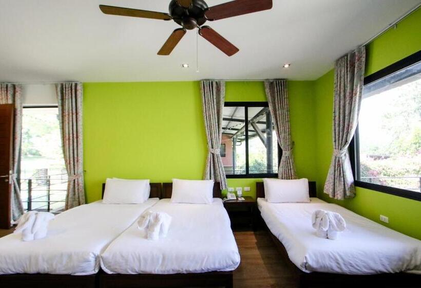 Quarto Triplo Standart, Rain Tree Khao Yai