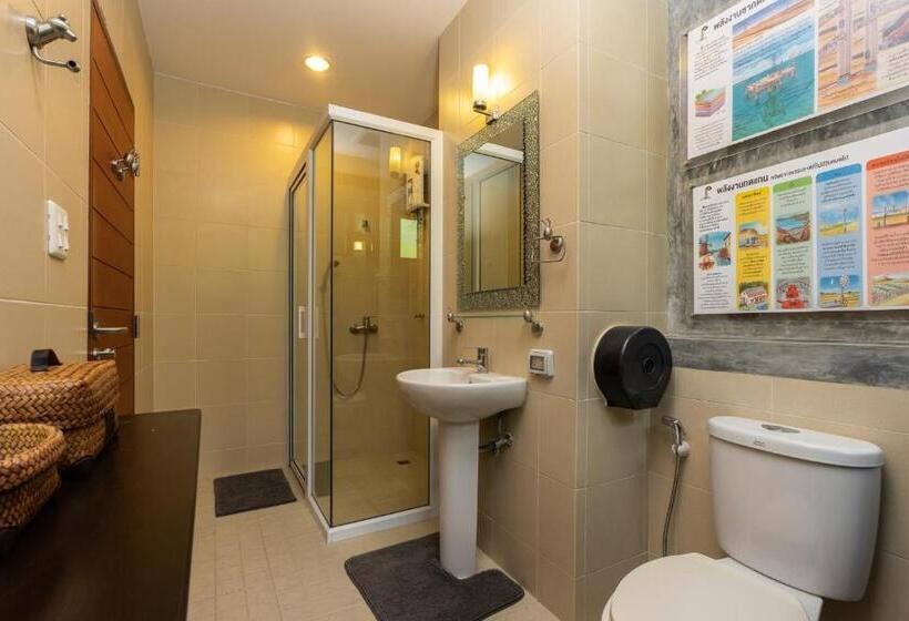 Quarto Quádruplo Standard, Rain Tree Khao Yai