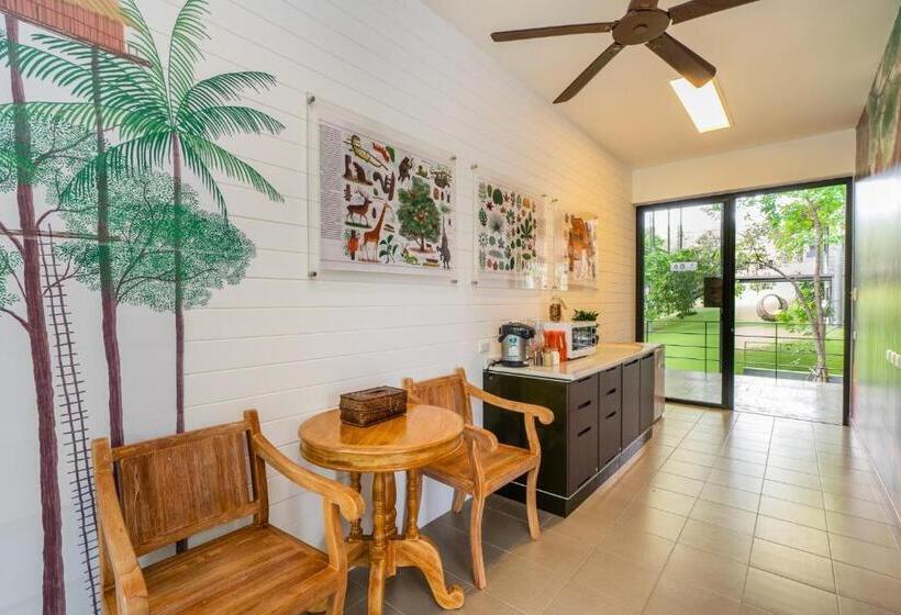 Quarto Quádruplo Standard, Rain Tree Khao Yai