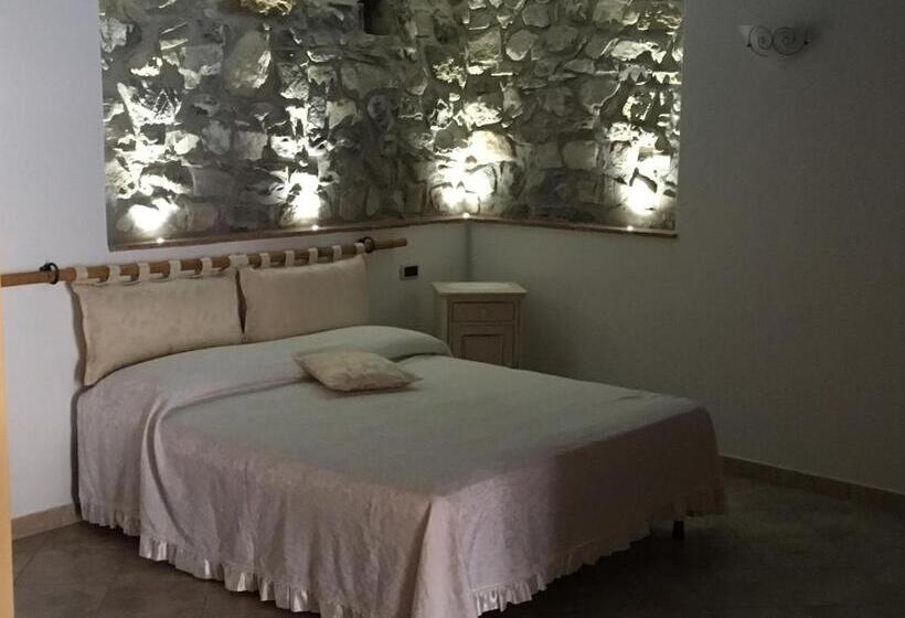 חדר סטנדרט לשלושה, Foresteria La Ceriola