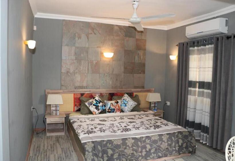 استودیوی استاندارد, Villa Soleil D’été