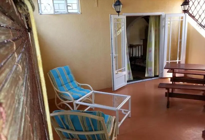 ویلای استاندارد با چشم‌انداز باغ, Villa Soleil D’été