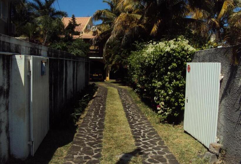 ویلای استاندارد با چشمانداز باغ, Villa Soleil D’été