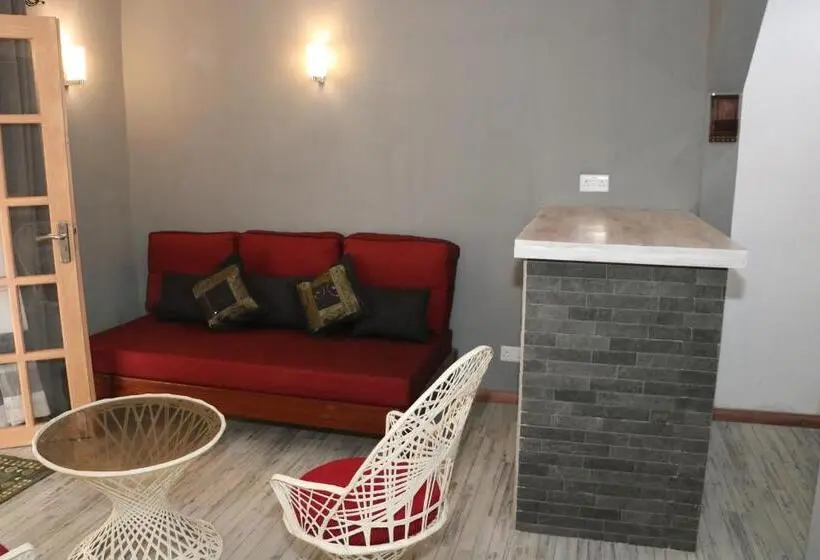 استودیوی استاندارد, Villa Soleil D’été