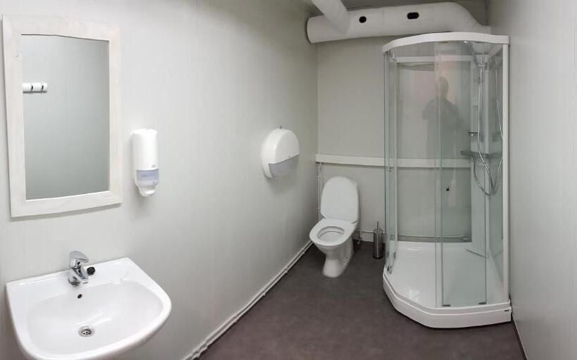 חדר בסיסי יחיד עם חדר אמבטיה משותף, Egenes Camping