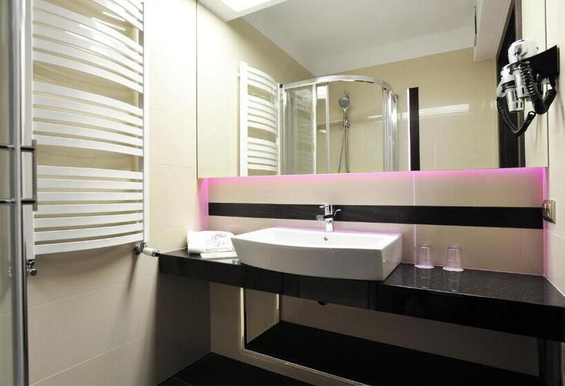 スーペリアシングルルーム, 3 Trio