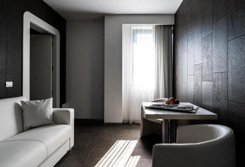 סוויטת ג'וניור עם מרפסת, A Point Porto Ercole Resort & Spa