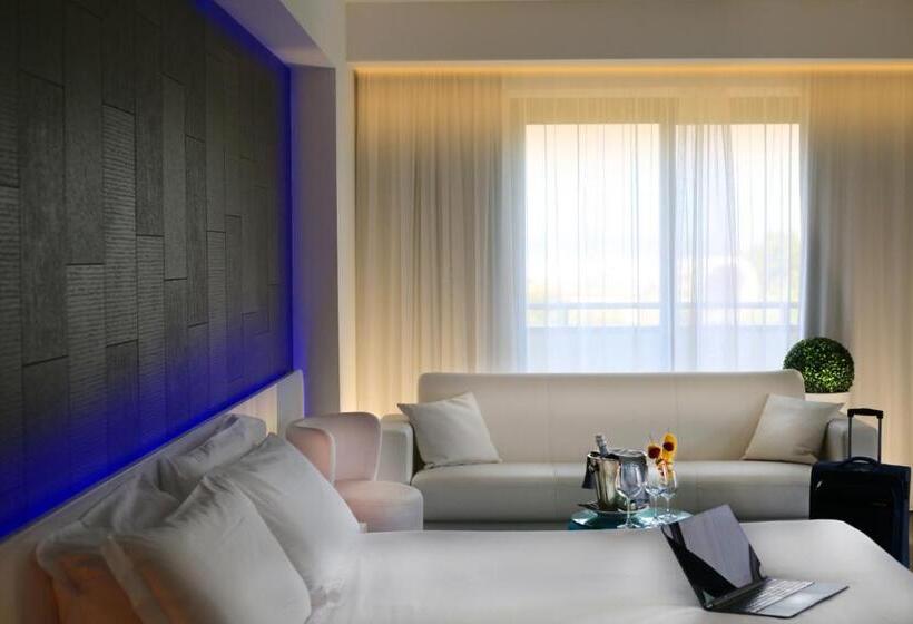 סוויטת ג'וניור עם מרפסת, A Point Porto Ercole Resort & Spa