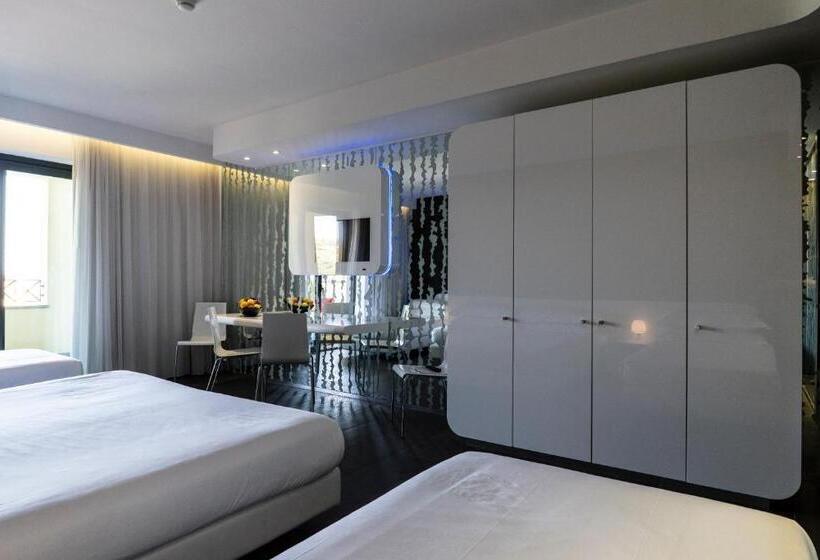 חדר לארבעה סטנדרטי עם מרפסת, A Point Porto Ercole Resort & Spa