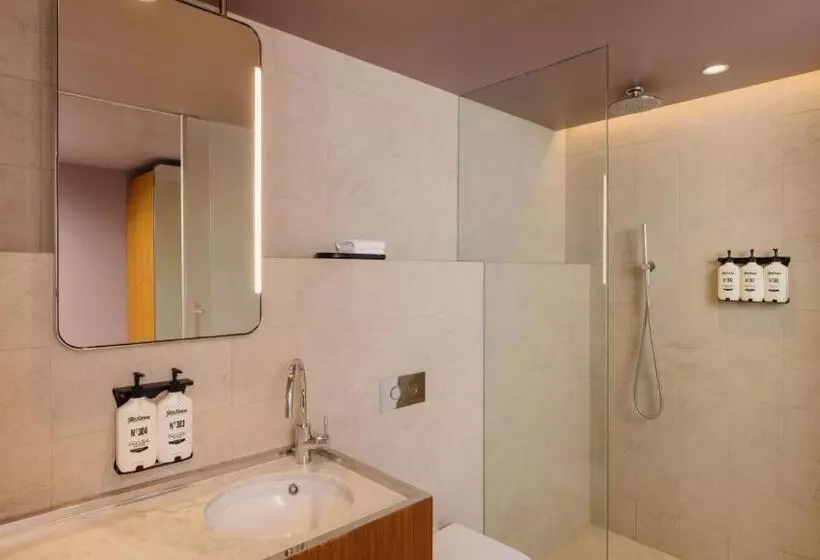 キングサイズベッドのスタンダードルーム, Indigo Sydney Potts Point, An Ihg