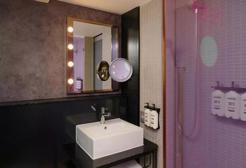 キングサイズベッドのスタンダードルーム, Indigo Sydney Potts Point, An Ihg