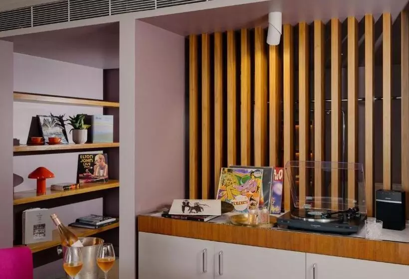 景色の見えるスイートルーム, Indigo Sydney Potts Point, An Ihg