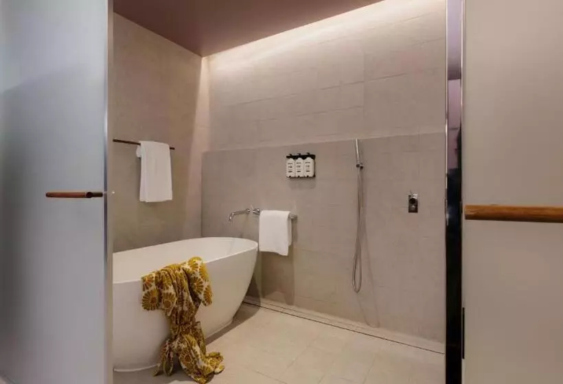 キングサイズベッドのスイートルーム, Indigo Sydney Potts Point, An Ihg