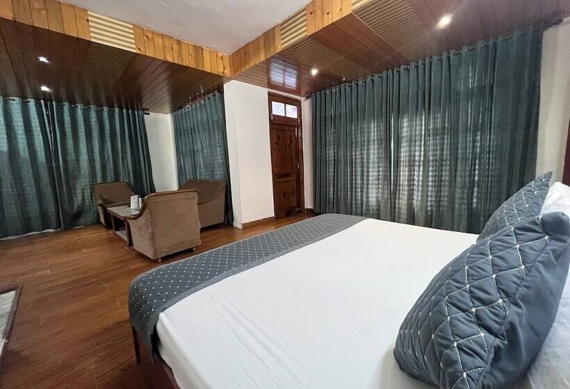 スーペリアールーム, Kumar S